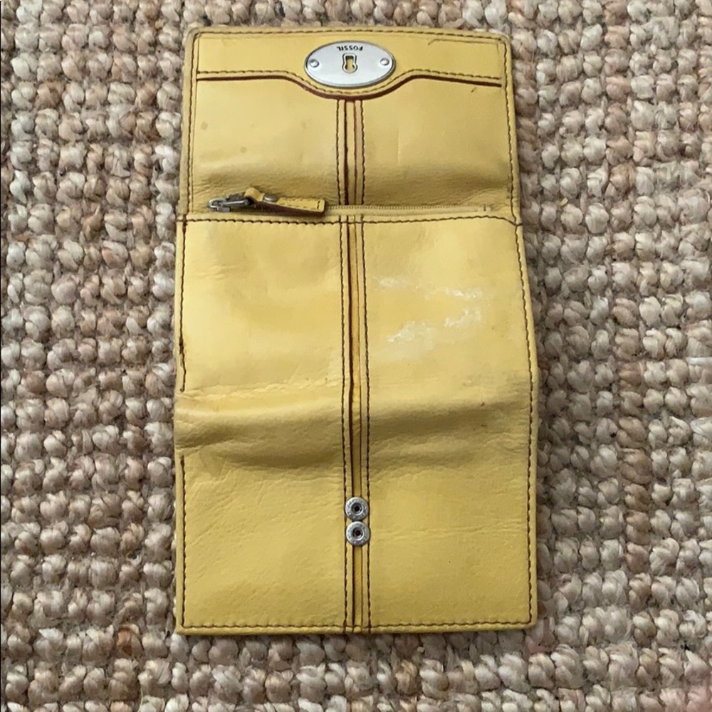 Bright yellow fossil trifold wallet - Picture 3 of 4